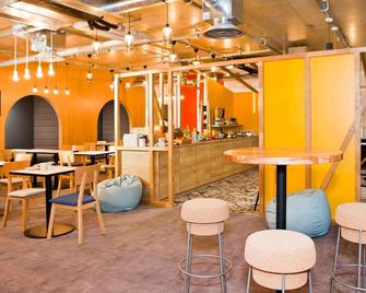 ibis Styles Châlons-en-Champagne Centre - Châlons-en-Champagne - Bar