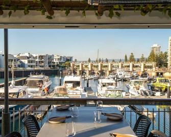 Belle Escapes - Glenelg Seaside Studio - Glenelg - Balcony