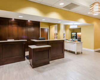 Larkspur Landing Extended Stay Suites St Louis Riverport - Maryland Heights - Rezeption