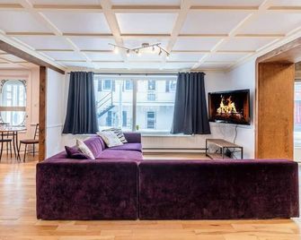 L'Auberge Saint-Anne 5BR with Billard & Hot Tub - Sainte-Anne-de-Beaupré - Oleskelutila