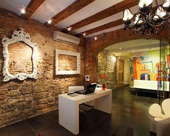 Apartaments Ciutat Vella - Barcelona - Lobby