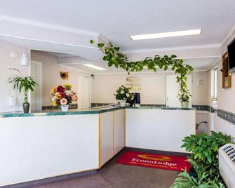 Economy Inn - Williamsburg - Рецепція