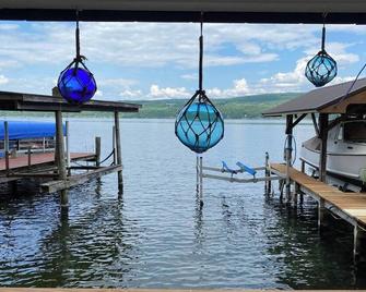 Seneca Lakefront Cabin & Beach Cottage - Rock Stream