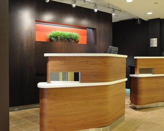 Courtyard by Marriott Wausau - Wausau - Receptionist