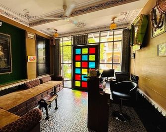 Hotel Ambika Chirwa House - Udaipur - Oleskelutila