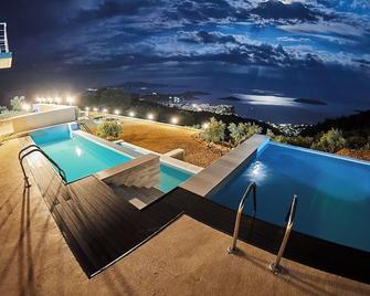 Villa Denise Exclusive - Koukounaries - Pool