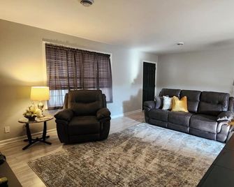 Amazing 2-bedroom apartment with AC in pleasant Waynesburg - Waynesburg - Huiskamer