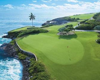 Oceanfront Home in Exuma w optional guest house\n\n\n - Rokers Point Settlement - Golf course