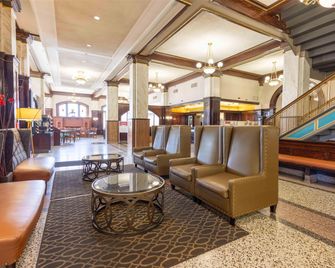 Drury Inn & Suites St. Louis Union Station - St. Louis - Lobby