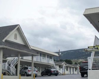Coastline Motel Kamloops - Kamloops - Building