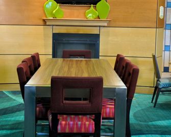 سبرينجهيل سويتس باي ماريوت جالفيستون - جالفيستون - غرفة طعام