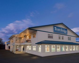 Travelodge by Wyndham Salmon Arm - Salmon Arm - Building