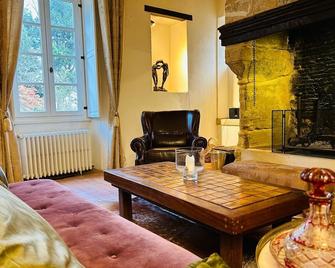Le Prieuré manor house - Mentheville - Sala de estar
