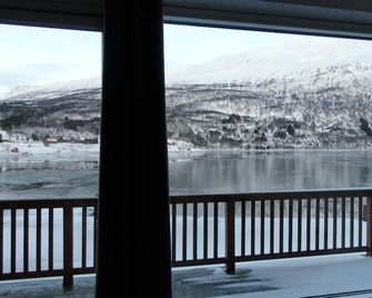 Arctic Inn - Årstein - Balcón