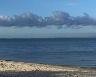 Bribie Waterways Motel - Woorim - Beach