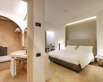 Romano Palace Luxury Hotel - Catania - Bedroom