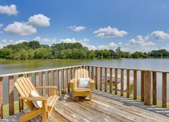 Lakefront Alabama Escape with Boat Dock and Fire Pit! - Centre - Balcony