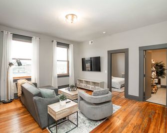 Urban Lofts - Downtown Waterloo 2 Bedroom 3rd Floor - Waterloo - Living room