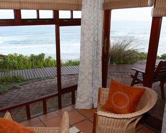 Dolphin Dunes Guesthouse - Wilderness - Patio
