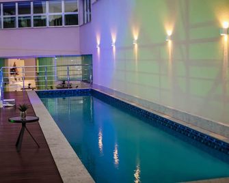 It Itabira Hotel - Itabira - Zwembad