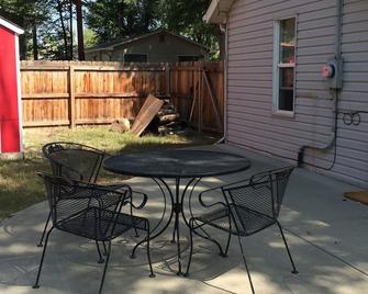 Cozy, Quaint, And Convenient Old Town Cottage - Fort Collins - Patio