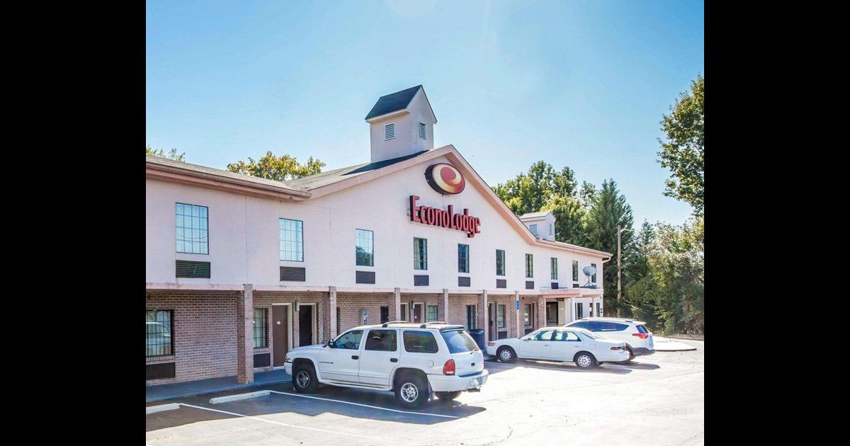 Econo Lodge From 92 Jonesboro Hotels Kayak