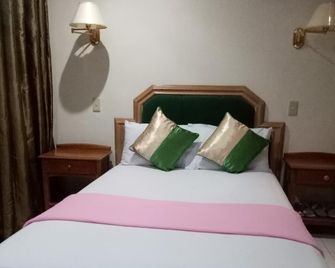 Mijo Hotel Tagaytay - Tagaytay - Habitación