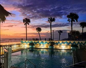 Fountain Beach Resort - Daytona Beach - Pool