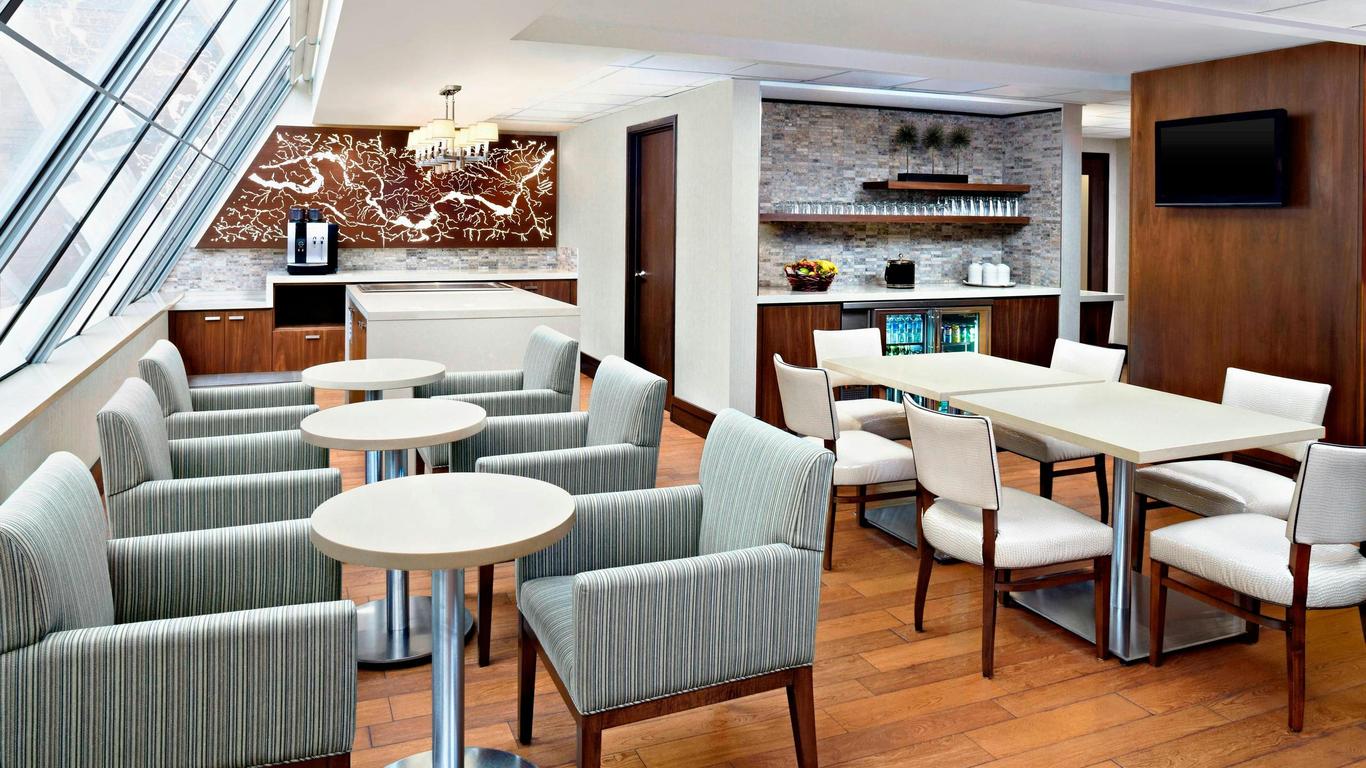 Sheraton Ottawa Hotel