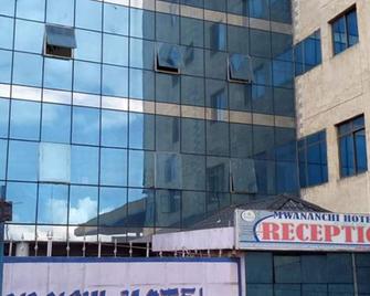 Mwananchi Hotel - Kericho - Edificio