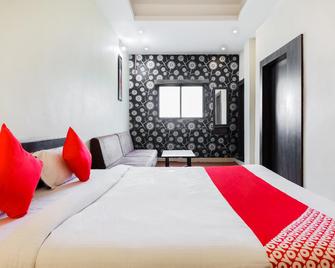 OYO 46512 Hotel Royal Palace - Vidisha - Bedroom