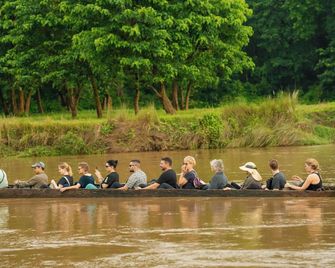 Peacock - a family-run hotel - Sauraha