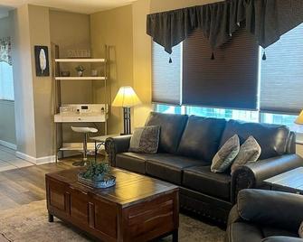 River Place #15 - 2 Br Condo - Pigeon Forge - Living room
