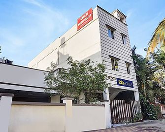 Fabhotel Galaxy Airport Inn, Airport Road - Calangute