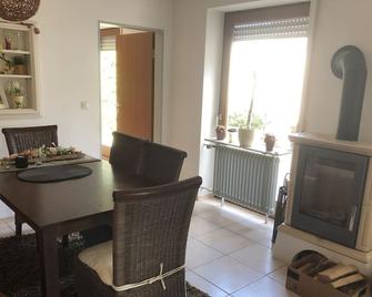 Bungalow in a quiet location with garden and terrace. brPassau district Hacklberg - Passavia - Sala pranzo