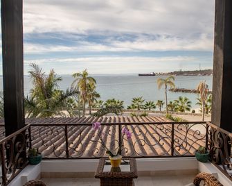 Orchid House Baja - La Paz
