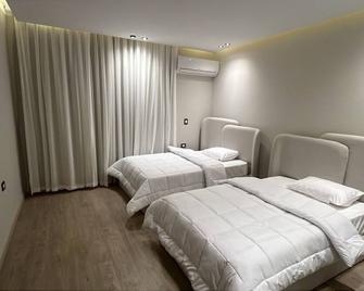 Spacious 4-bedroom apartment in fabulous Giza Governorate with AC, WiFi - Giza
