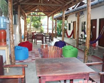 Grand Villa Arugam Bay - Pottuvil - Patio