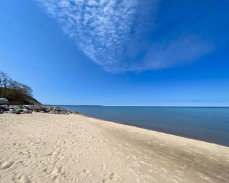 Stunning Condo in Downtown Empire - Empire - Beach
