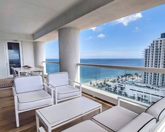 Luxury Fort Lauderdale Beach Resort - Fort Lauderdale - Balcony