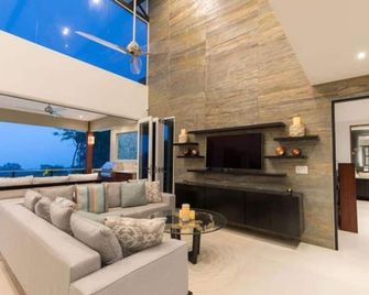 La Experiencia Cr - · Ocean View Private Beach Access And 2 Pools We Have It All - Ballena - Sala de estar