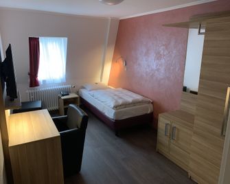 Hotel Well Garni - Wittlich - Bedroom