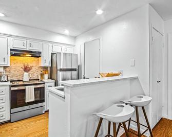 Urban Retreat: Near Downtown - Dallas - Küche