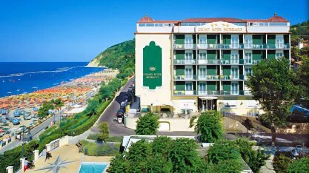 Grand Hotel Michelacci thumbnail 2