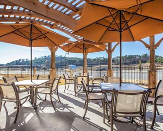 MainStay Suites Cartersville - Emerson Lake Point - Cartersville - Patio