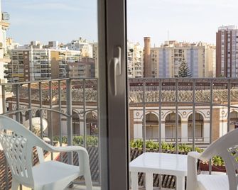 Málaga Hotel Eliseos - Malaga - Balcon