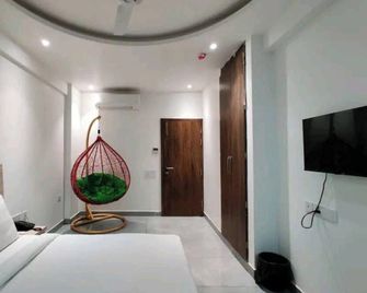 Hotel blue shine - Noida - Schlafzimmer