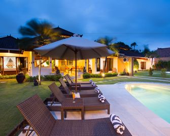 Bali Dyana Villas - Kuta - Piscina