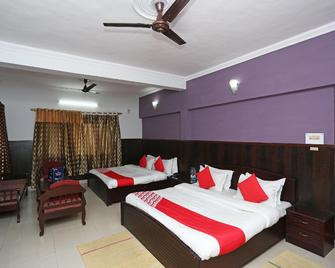 OYO Alinda Guest House - Bhimtal - Ložnice