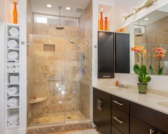 Loft Bliss! Relaxing, inviting and therapeutic. The perfect roamntic getaway! - West Chester - Bathroom